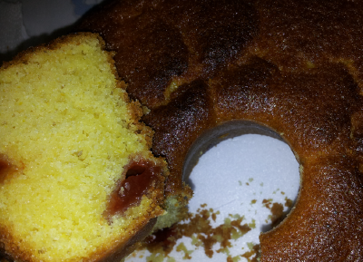 Bolo de Fubá com Goiabada